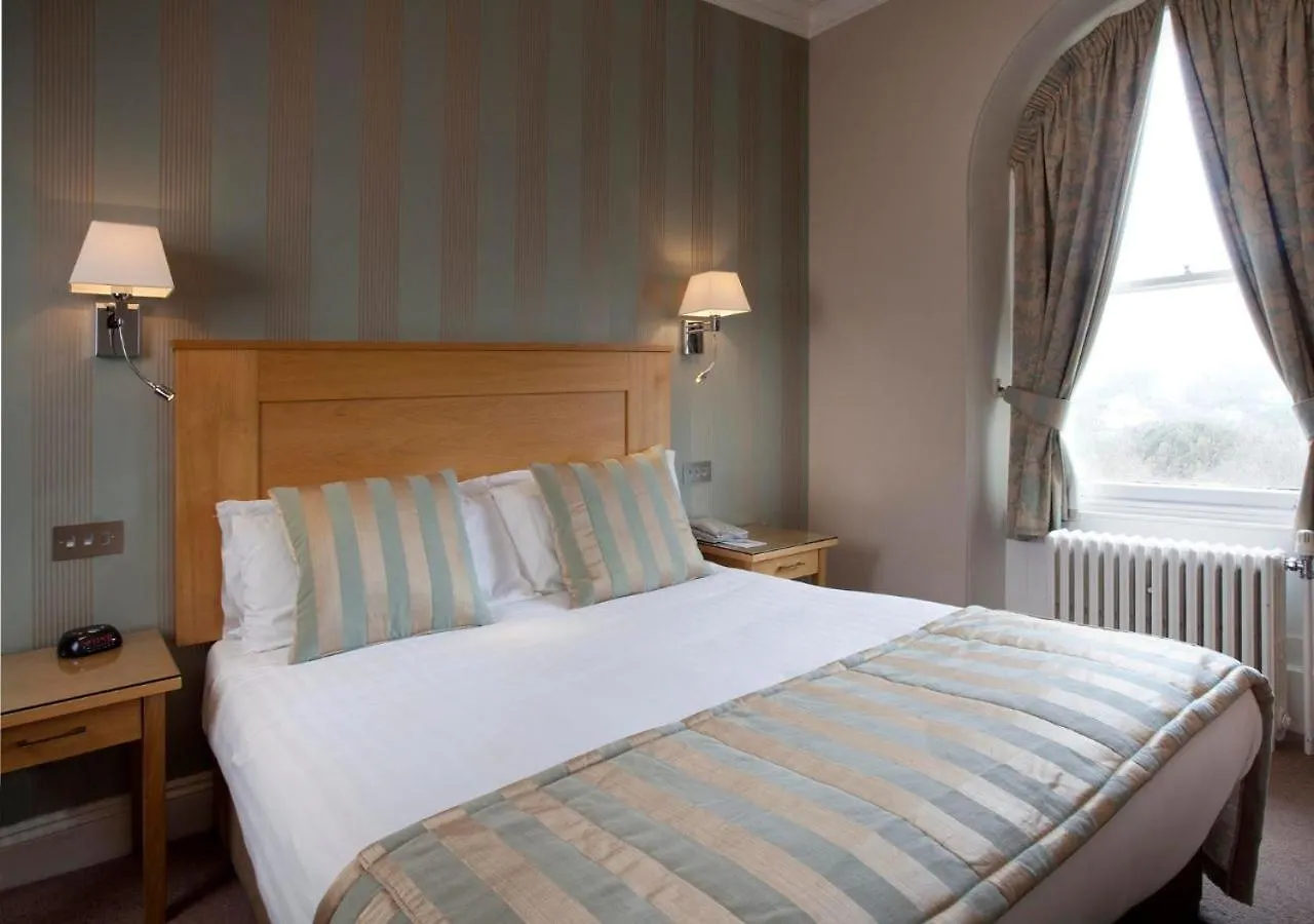 Hotel The 3*