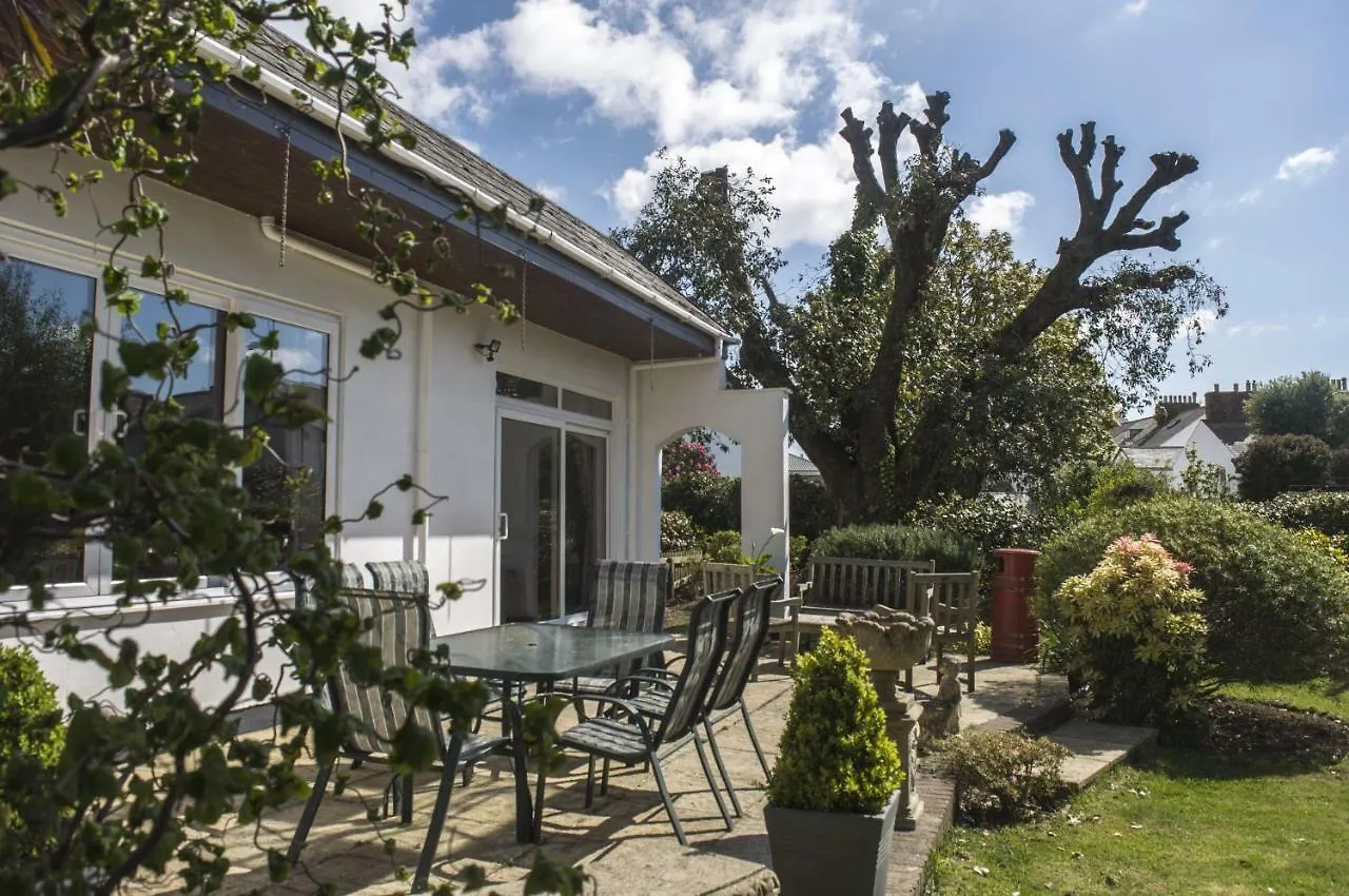 Gyllyngvase House Guest house