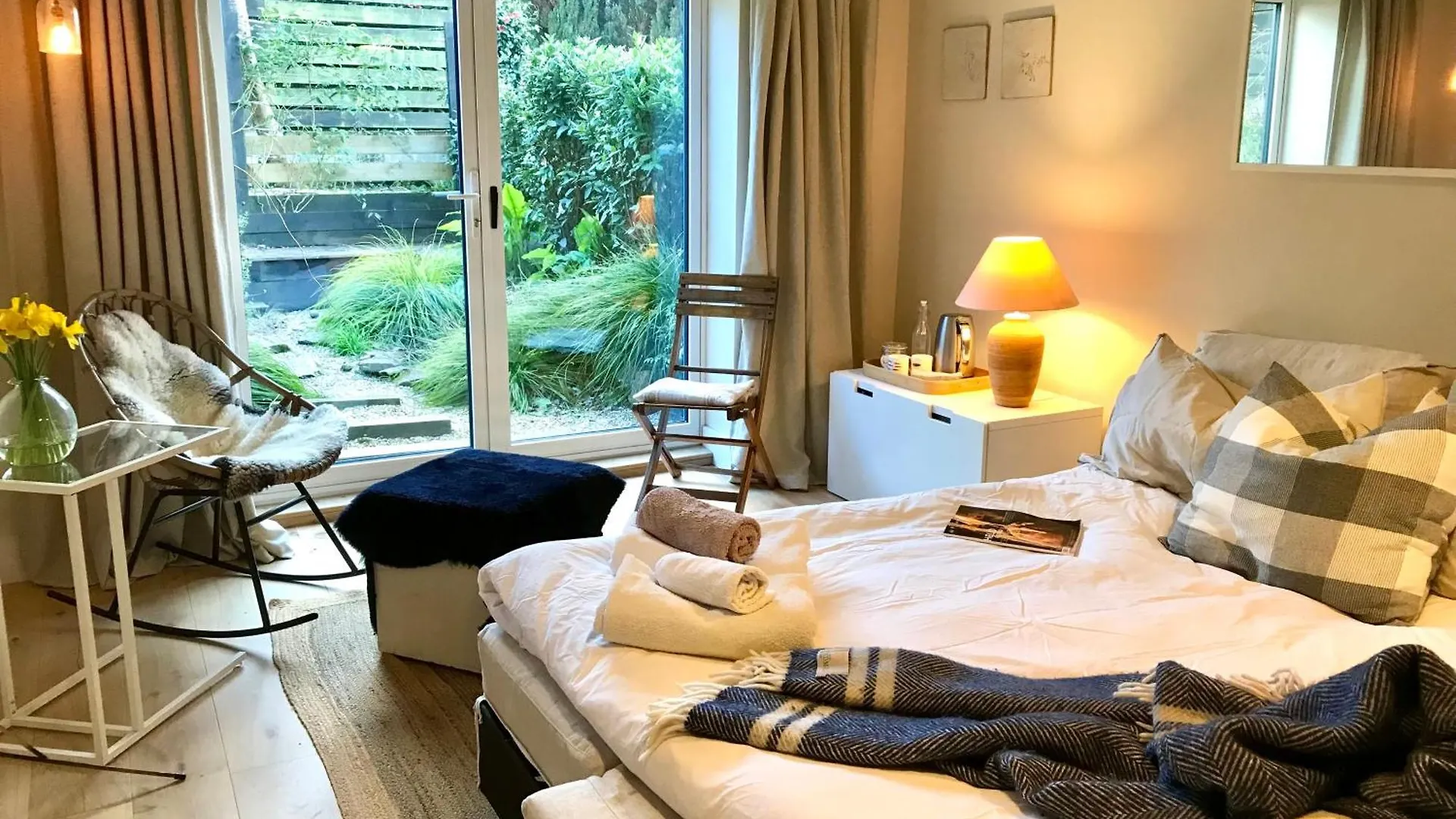 Peaceful Scandi Garden 招待所 法尔茅斯