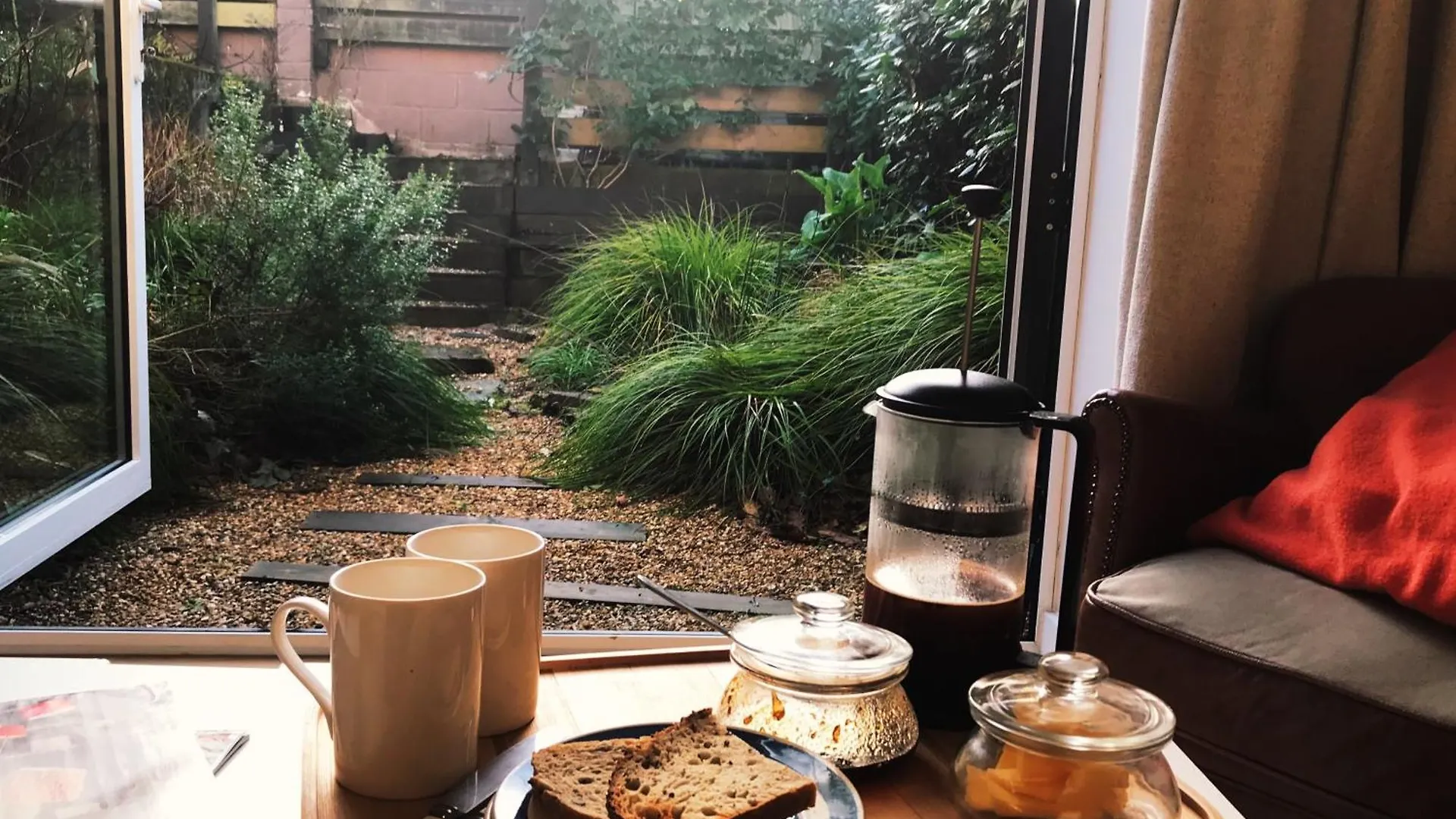 Peaceful Scandi Garden 5*