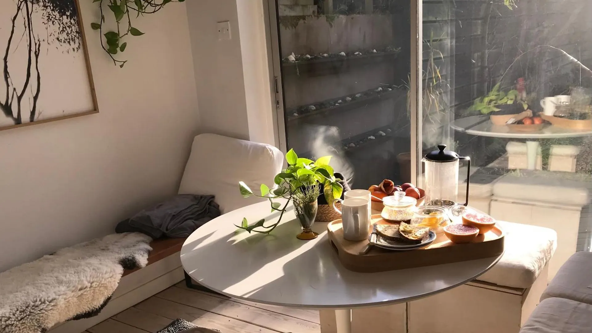 Peaceful Scandi Garden 5*