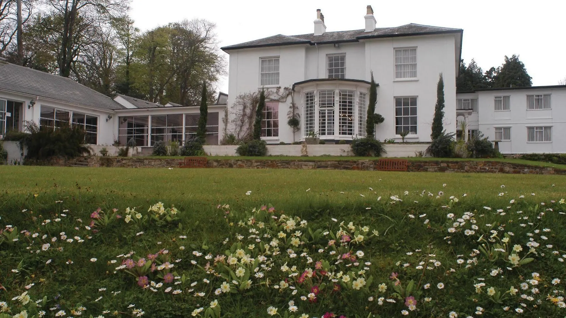 Penmere Manor 3*